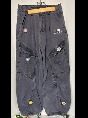 BATTLEFIELD Women’s Blossom Bleached Flower Cargo Pants Jeans